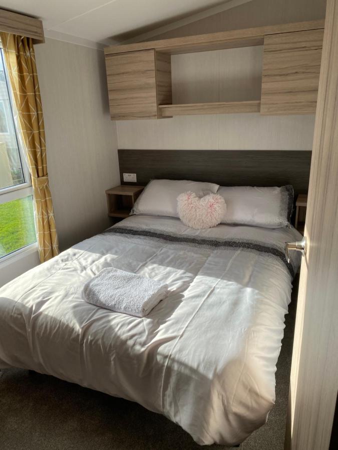 Hotel 77 The Brambles à Porthcawl Extérieur photo